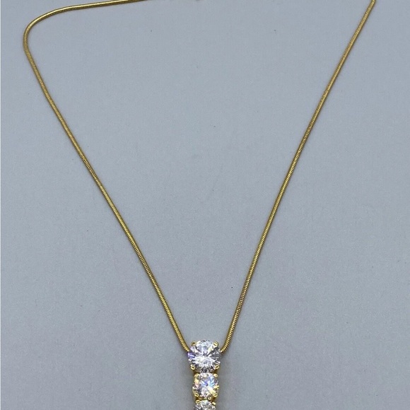 Nolan Miller Korea Gold Tone Swarovski Crystals Pendant & Chain 17” Necklace - Picture 2 of 8